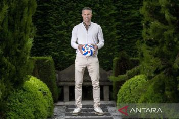 Robin van Persie disebut-sebut akan ditunjuk melatih Feyenoord