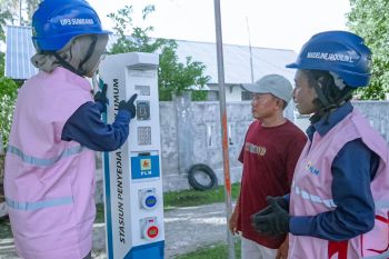 Cerita Srikandi PLN terangi Desa Sebotok 24 jam nonstop