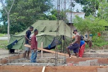 Satgas TMMD Reguler Ke-120 Kodim Jayapura bangun MCK warga Airu
