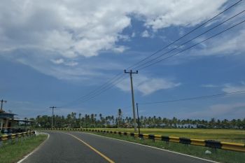 Lampung perbaiki jalan penunjang sektor pertanian