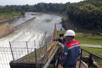 PJT I lakukan " flushing" di Bendungan Wlingi dan Lodoyo Blitar