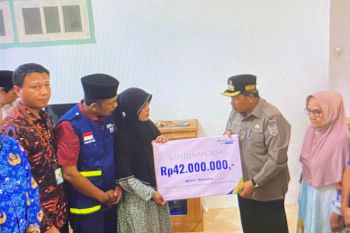 BPJS Ketenagakerjaan Agam salurkan santunan kematian korban longsor di Sitingkai