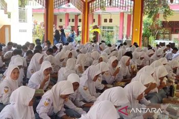 Pemprov Jateng gencarkan program makanan  B2SA pelajar di Batang