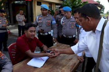 Kapolres Kupang tarik empat unit senjata dari anggotanya