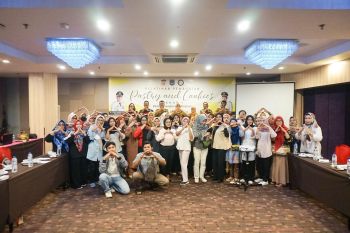 Warga miskin di Mataram diberi pelatihan ekonomi kreatif membuat kue