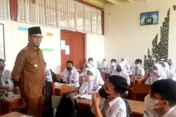 Pemkot Bukittinggi kembali bayarkan iuran komite SLTA di 2024