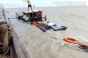 14 ton beras Bulog basah akibat kapal pengangkut karam