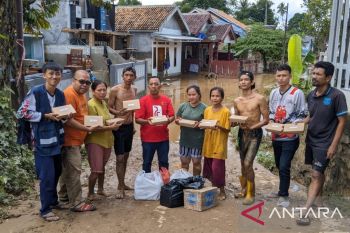 PMI OKU buka posko  pengungsian korban banjir