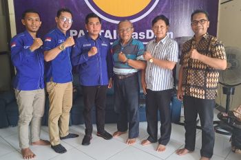 Jhon Krisli daftarkan diri ke sejumlah parpol