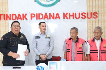 Kejati Kepri tahan dua tersangka korupsi pembangunan polder banjir di Tanjungpinang
