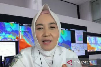 BMKG perpanjang peringatan dini cuaca ekstrem