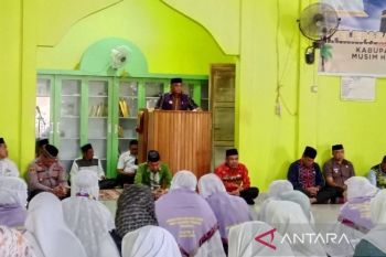 Pj. Bupati Mubar lepas keberangkatan 22 jamaah calon haji  ke Tanah Suci