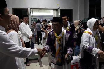 446 jamaah haji embarkasi Batam kloter satu diberangkatkan