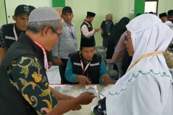 Calon jamaah haji kloter 1 masuk embarkasi Solo