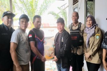 Bupati Kotim kunjungi korban banjir dan berikan bantuan