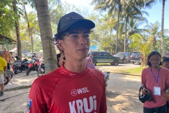 Atlet selancar Indonesia raih juara kelas Junior Men's Krui Pro 2024