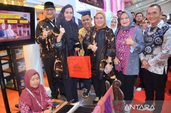 Produk UMKM Kota Padang Diserbu Pengunjung di Rakernas APEKSI XVII Balikpapan