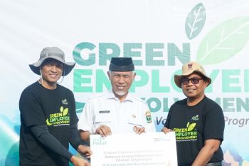 Pemkot Padang terima bantuan program lingkungan hidup dari PLN