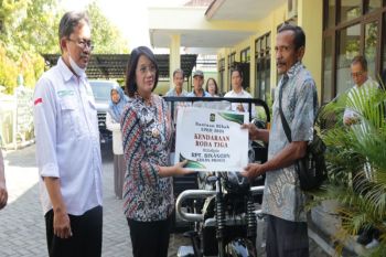 Pemkab Kulon Progo menyalurkan alsintan tingkatkan indeks pertanaman padi