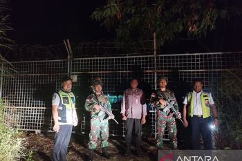 Polsek Bandara Sentani - TNI AU patroli malam di Bandara