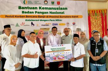 Badan Pangan Nasional salurkan bantuan ke korban banjir di Agam