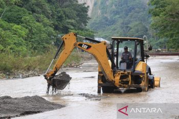 Pemkot Bukittinggi tindaklanjuti pengerukan pasir Sungai Sianok