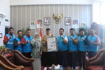 Pemkab Pasaman Barat terima penghargaan PLN dalam pembayaran PJU