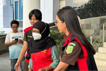 Kejati Sulteng tahan satu tersangka kasus korupsi dana hibah Bawaslu