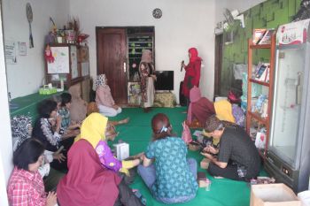 Dosen USM latih Pokdarwis Kampoeng Duren wicara publik