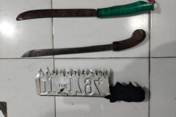 Polisi tangkap dua pelajar hendak tawuran gunakan parang di Kendari