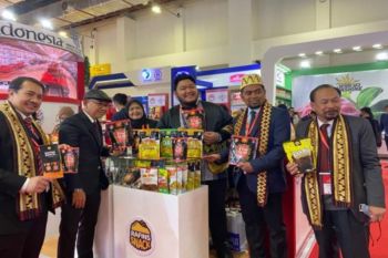 Berkat KUR BRI produsen keripik kulit ikan "Rafins Snack" mendunia
