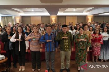 Kemenag gandeng ratusan pimpinan gereja sosialisasi moderasi  beragama