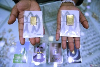 Emas Antam turun Rp2.000 jadi Rp1,342 juta per gram