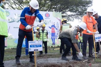 Indocement buat 370 lubang resapan biopori peringati Hari Lingkungan Hidup