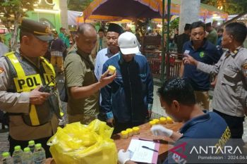 Polres Pamekasan tes urine sopir bus pengangkut JCH