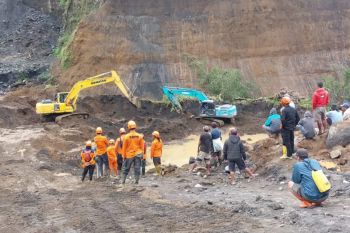 Longsor di Lumajang, satu korban tertimbun belum ditemukan