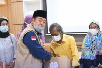 Dinkes-Baznas salurkan makanan tambahan untuk 400 penderita TBC
