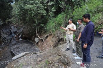 BNPB siap pasang 20 unit sensor EWS di aliran sungai di Gunung Marapi Sumbar
