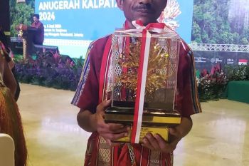 Artikel - Meneladani perjuangan Infirmus Abi menjaga alam untuk masa depan