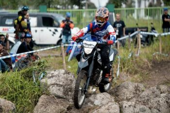 bLU cRU Experience Day berikan pengalaman beda Fun Riding WR155R