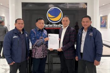 DPP NasDem serahkan surat rekomendasi dukungan bacalon Bupati Meranti