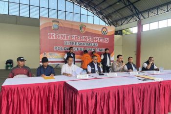 Polda Kepri ungkap kasus penyalahgunaan BBM subsidi nelayan Galang