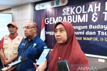 BMKG: SLG gempa bumi-tsunami tingkatkan edukasi bencana warga Biak