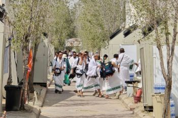 Jamaah calon haji Indonesia mulai tiba di Arafah secara bergelombang