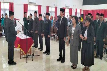 Pj Bupati Barito Selatan lantik enam pejabat pimpinan tinggi pratama