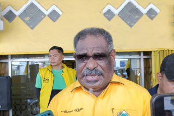 DPRD Jayapura serahkan 48 sapi kurban ke masjid dan peguyuban