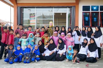 Bunda literasi Solok ajak guru dan murid bangkitkan semangat membaca