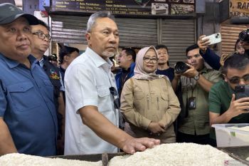 Mendag tinjau Pasar Sederhana Bandung pastikan stok pangan jelang Idul Adha