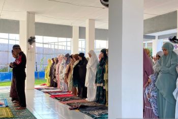 Warga Binaan Lapas Perempuan laksanakan Shalat Idul Adha