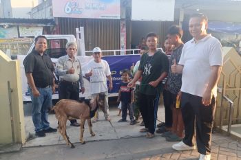 Gereja HKBP Batam Center sumbang 3 ekor kambing pada Idul Adha 1445 H